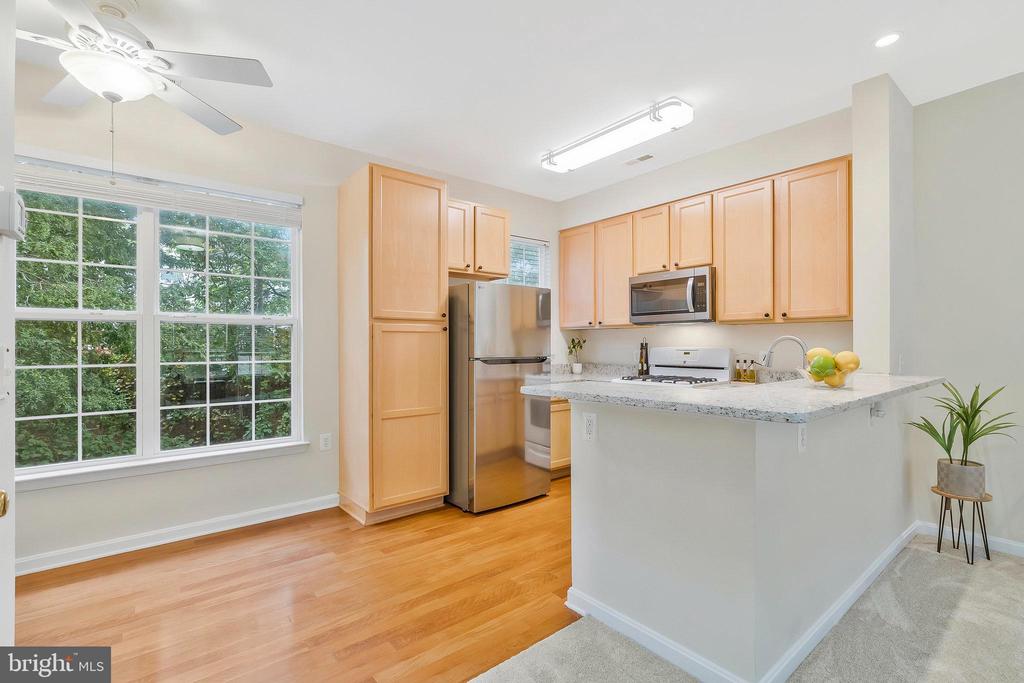 23078 Fontwell Sq