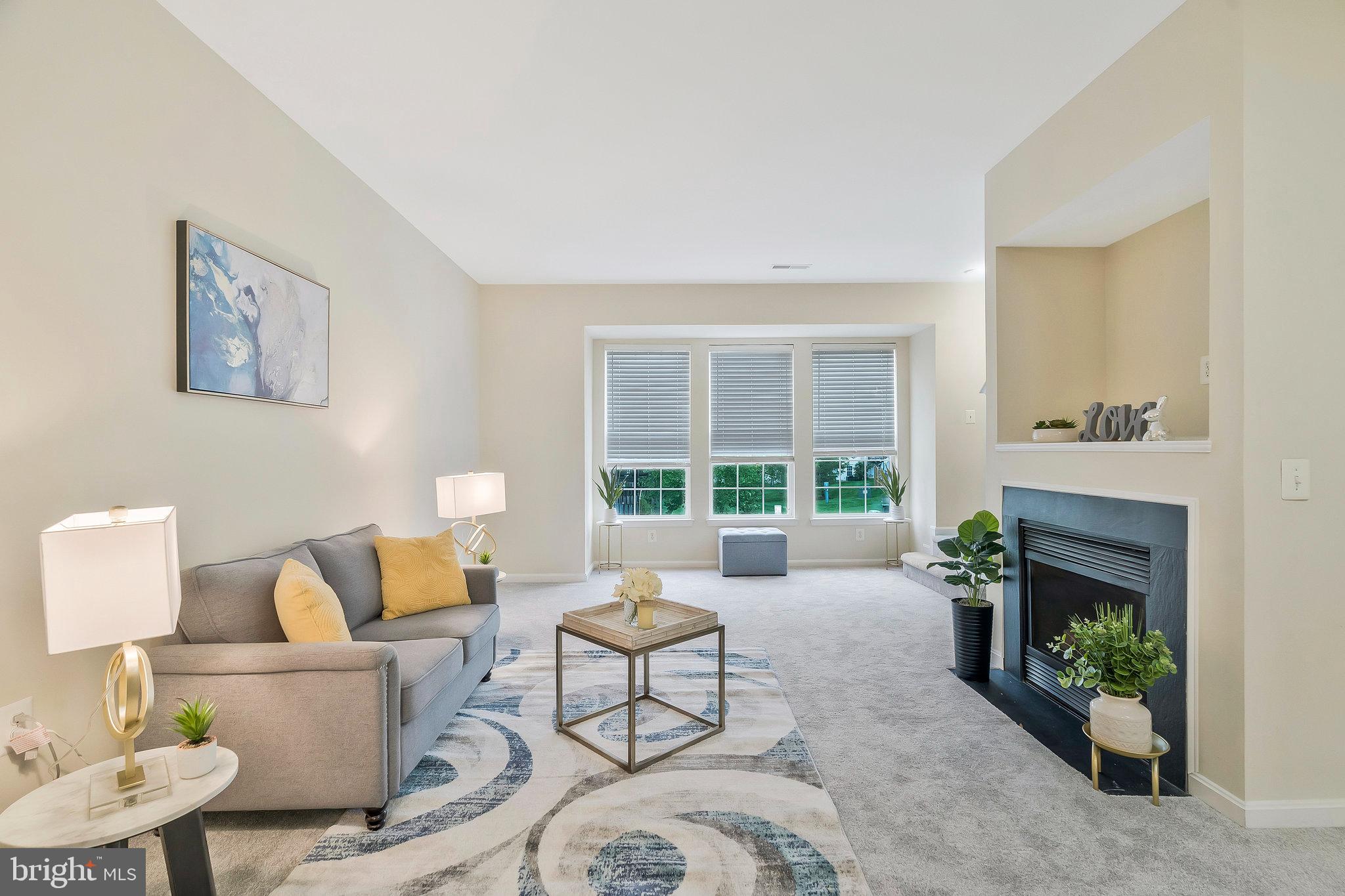 23078 Fontwell Sq