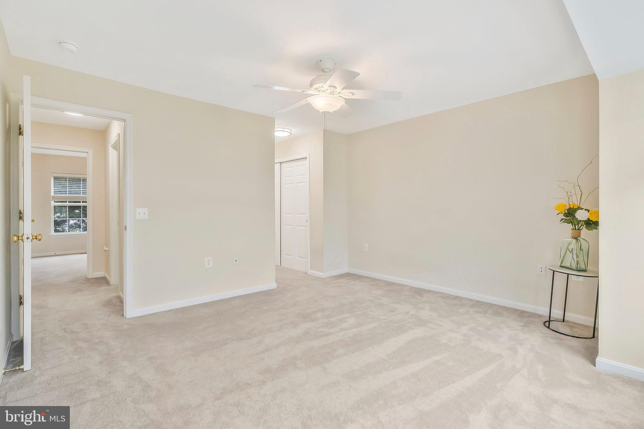 23078 Fontwell Sq