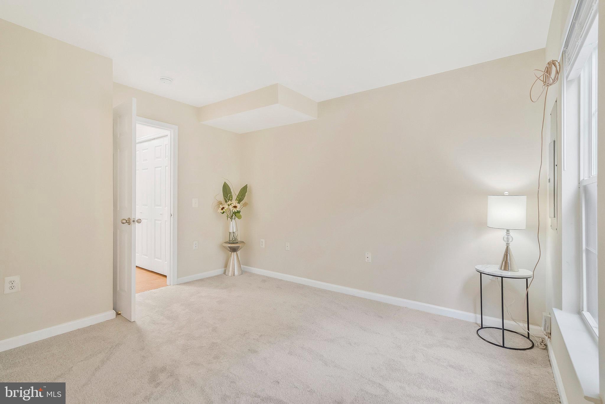 23078 Fontwell Sq