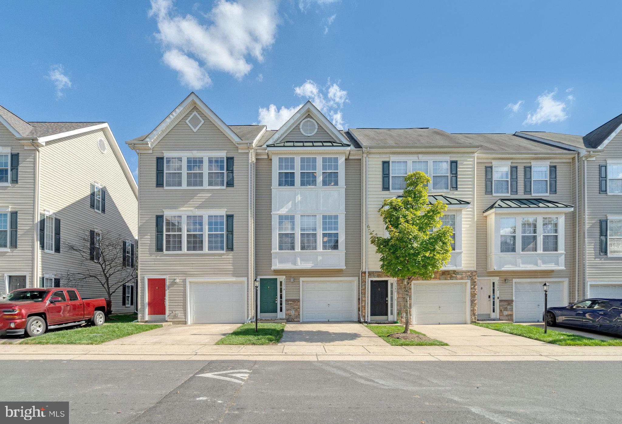 23078 Fontwell Sq