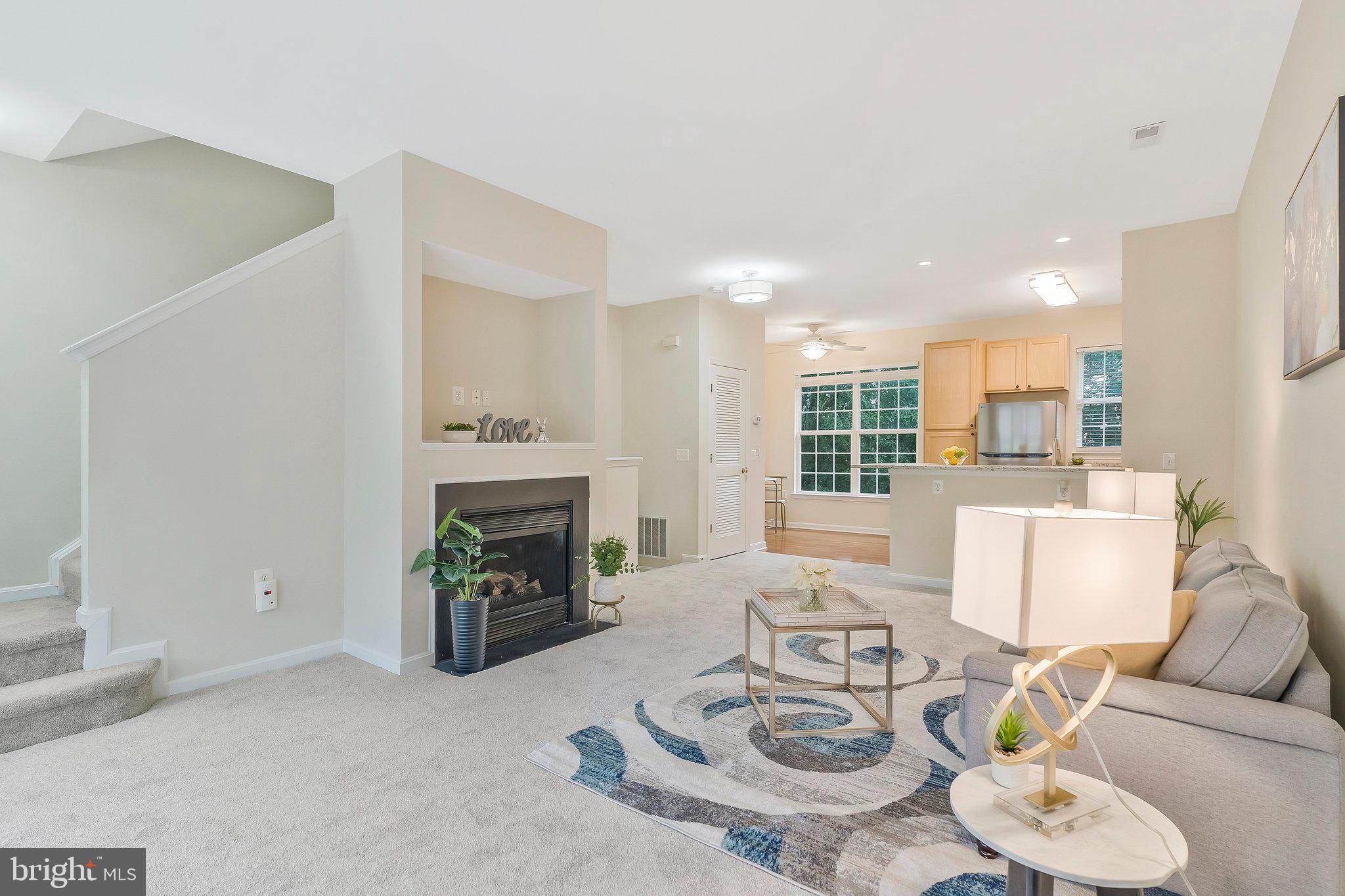 23078 Fontwell Sq