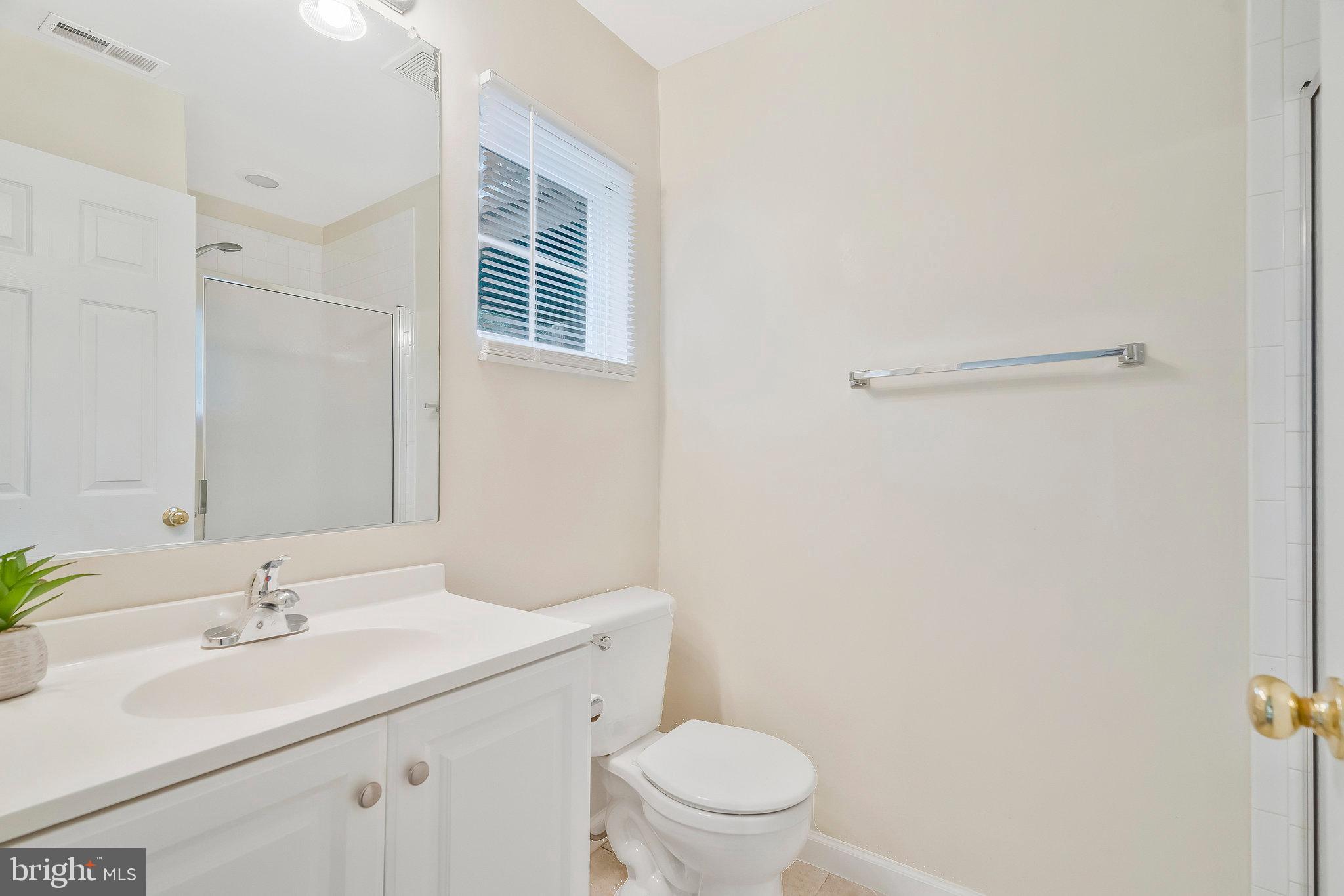 23078 Fontwell Sq