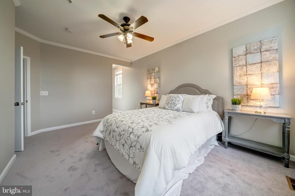 19470 Promenade Dr
