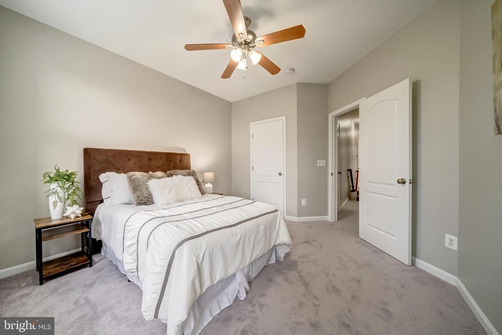 19470 Promenade Dr