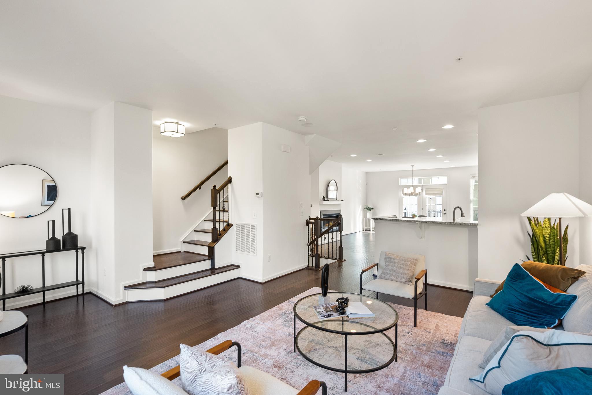 414 Haupt Sq SE