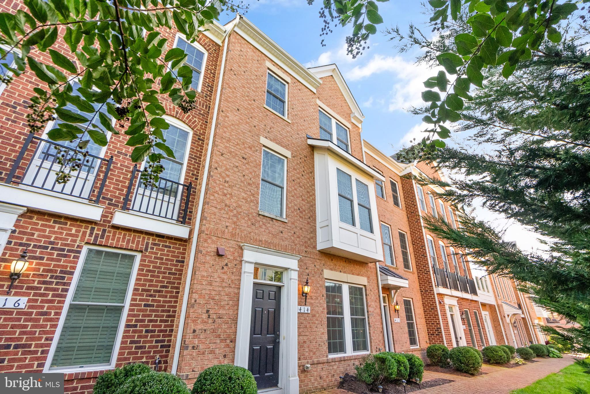 414 Haupt Sq SE