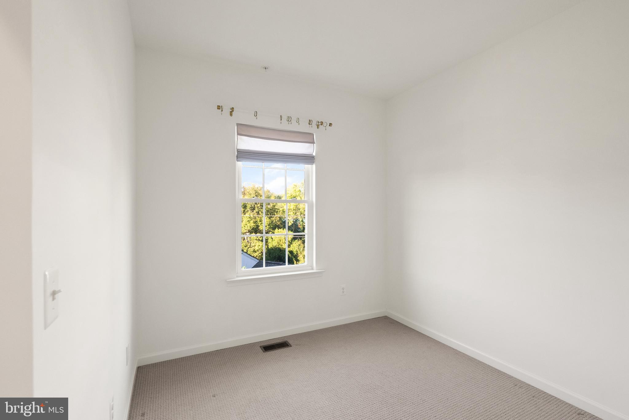 414 Haupt Sq SE