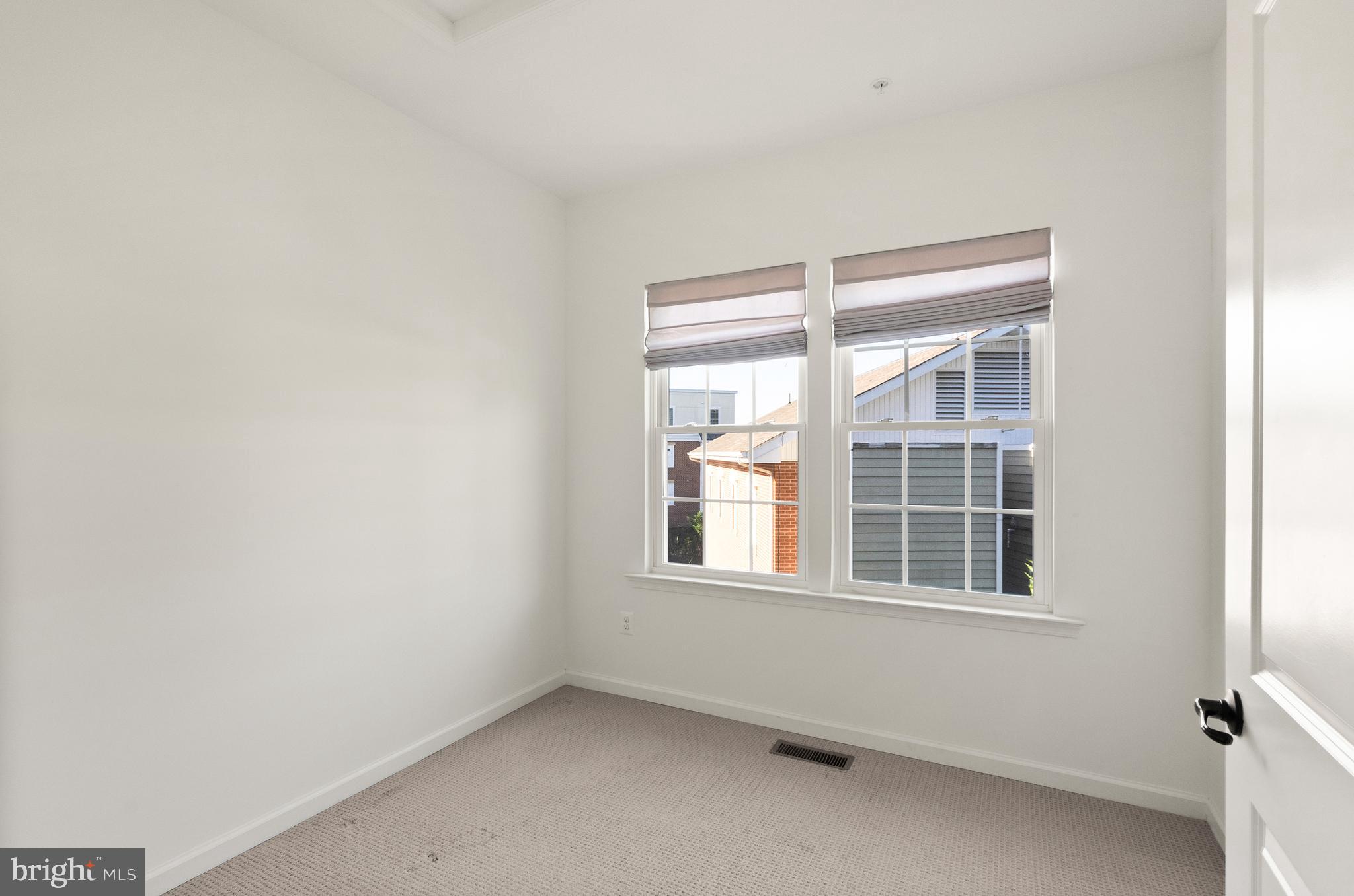 414 Haupt Sq SE