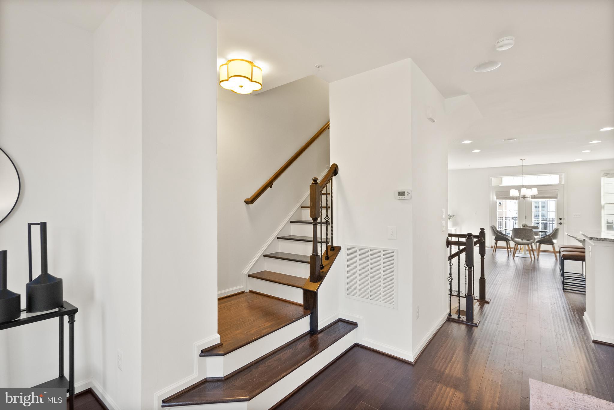 414 Haupt Sq SE