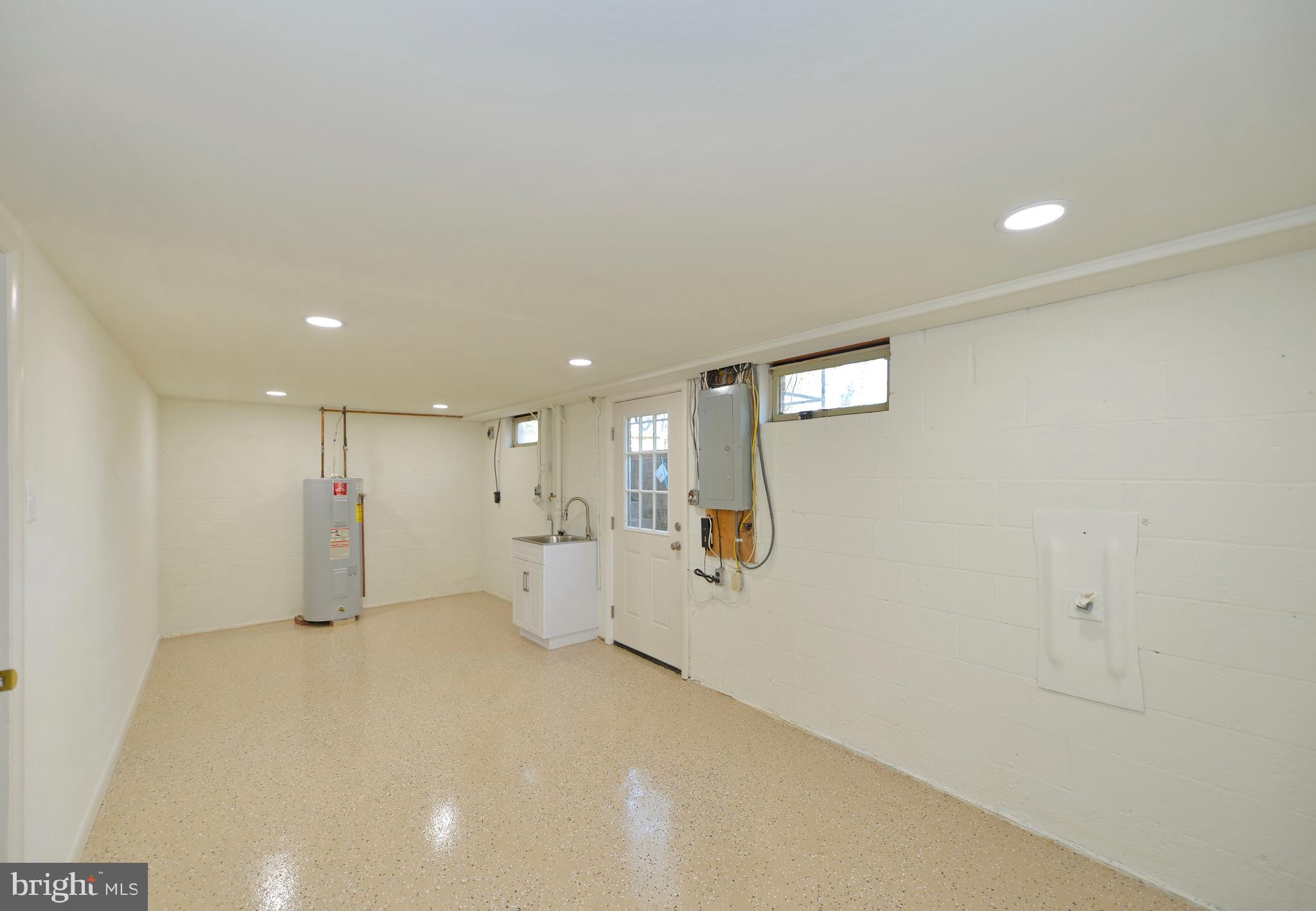 135 Prospect Dr SW