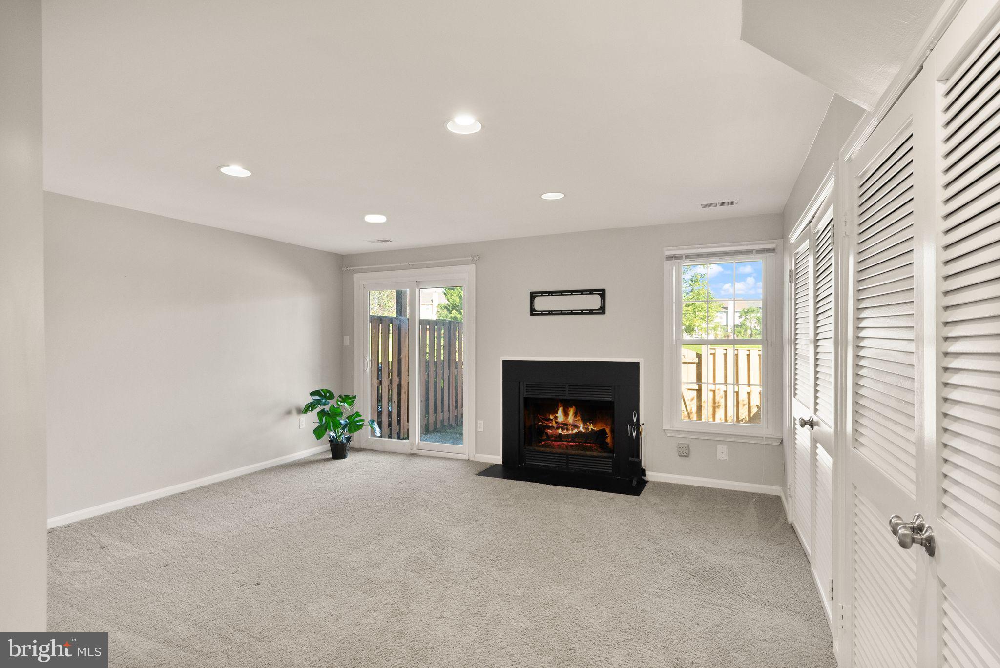 43593 BLACKSMITH SQ