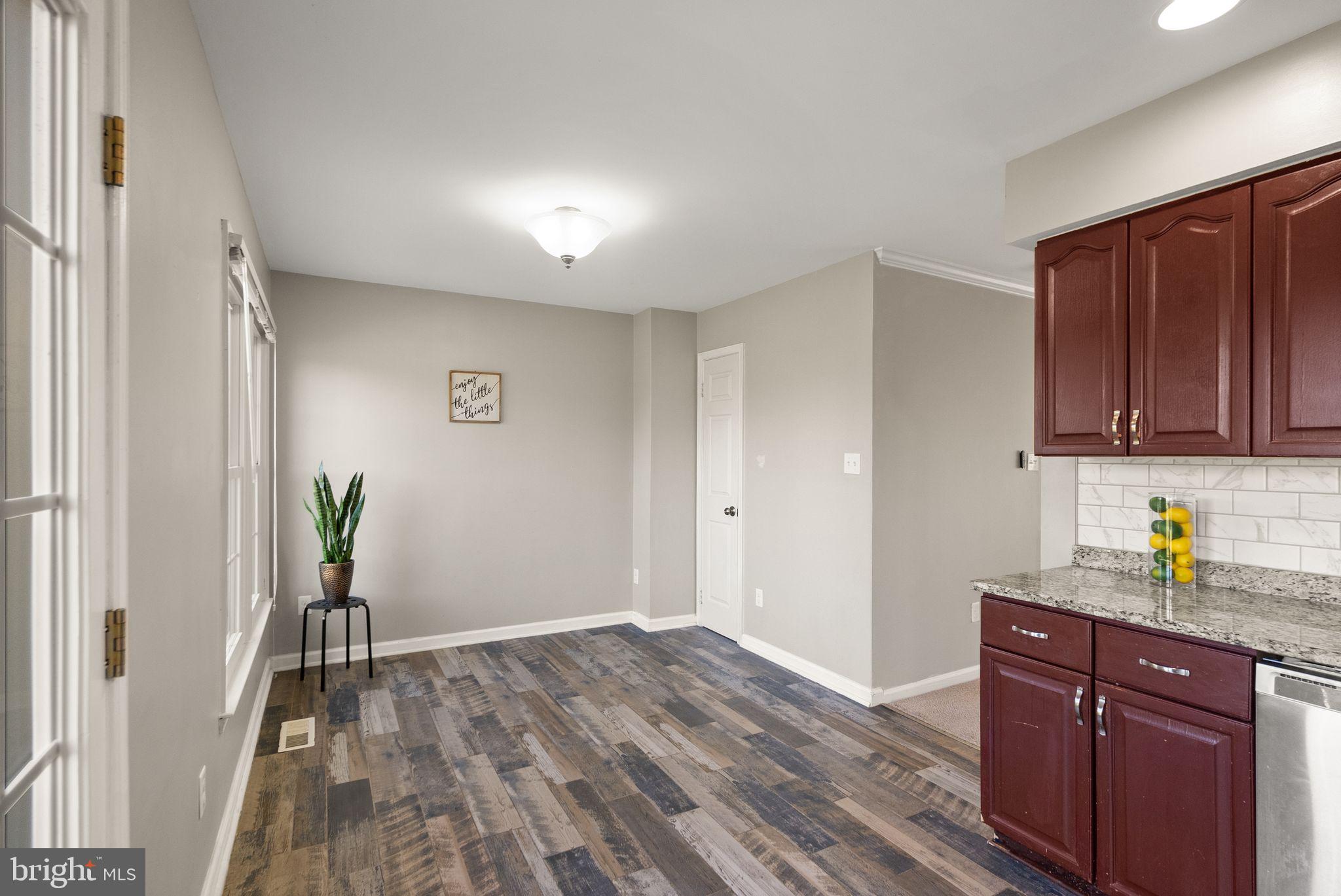 43593 BLACKSMITH SQ