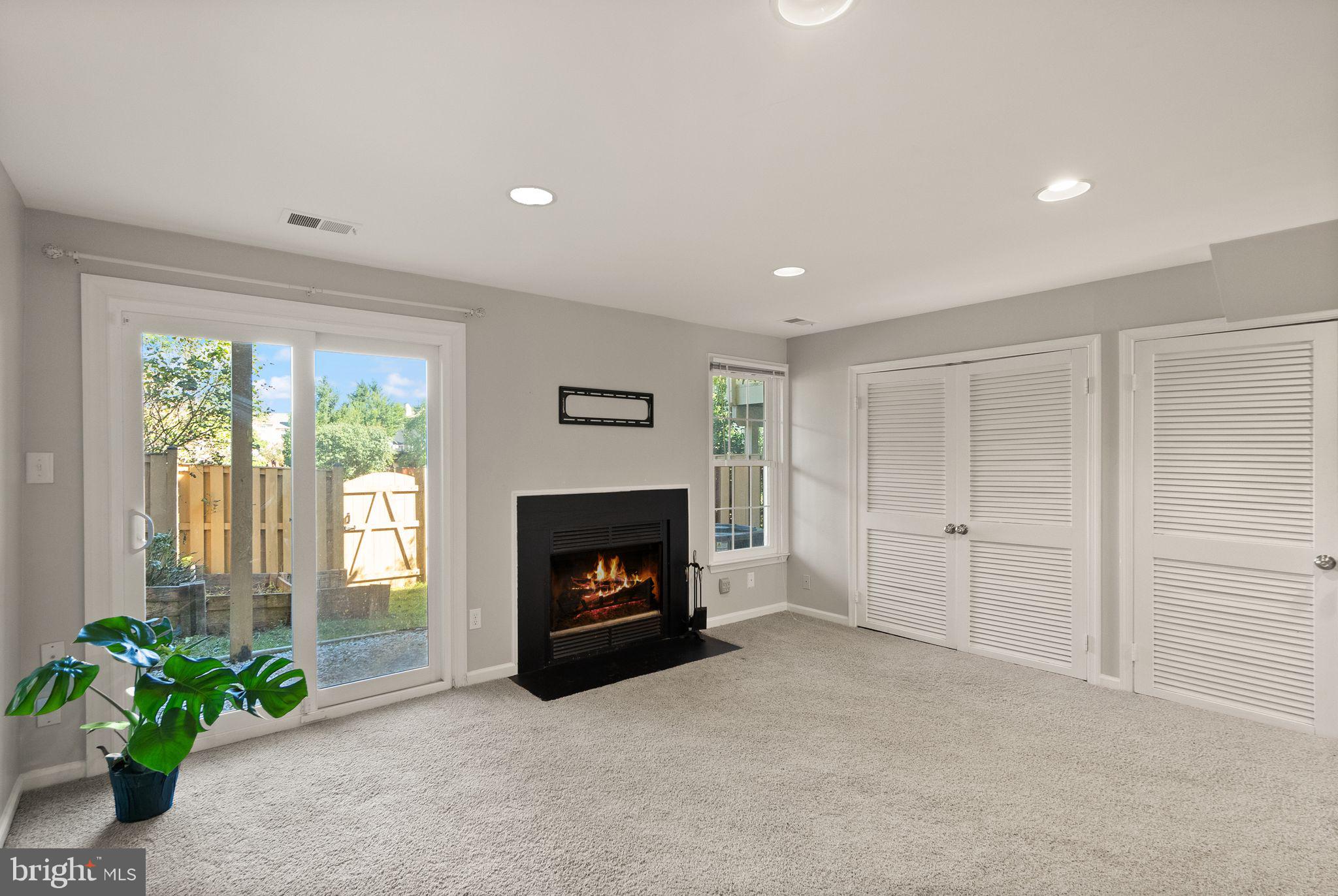 43593 BLACKSMITH SQ