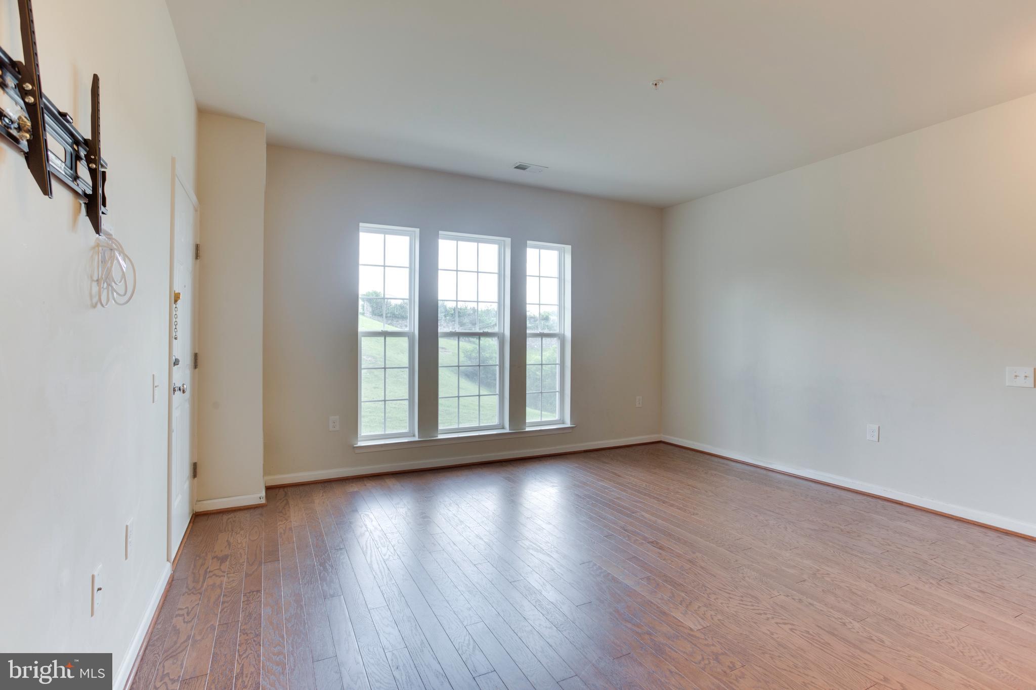 42735 EILDON TER