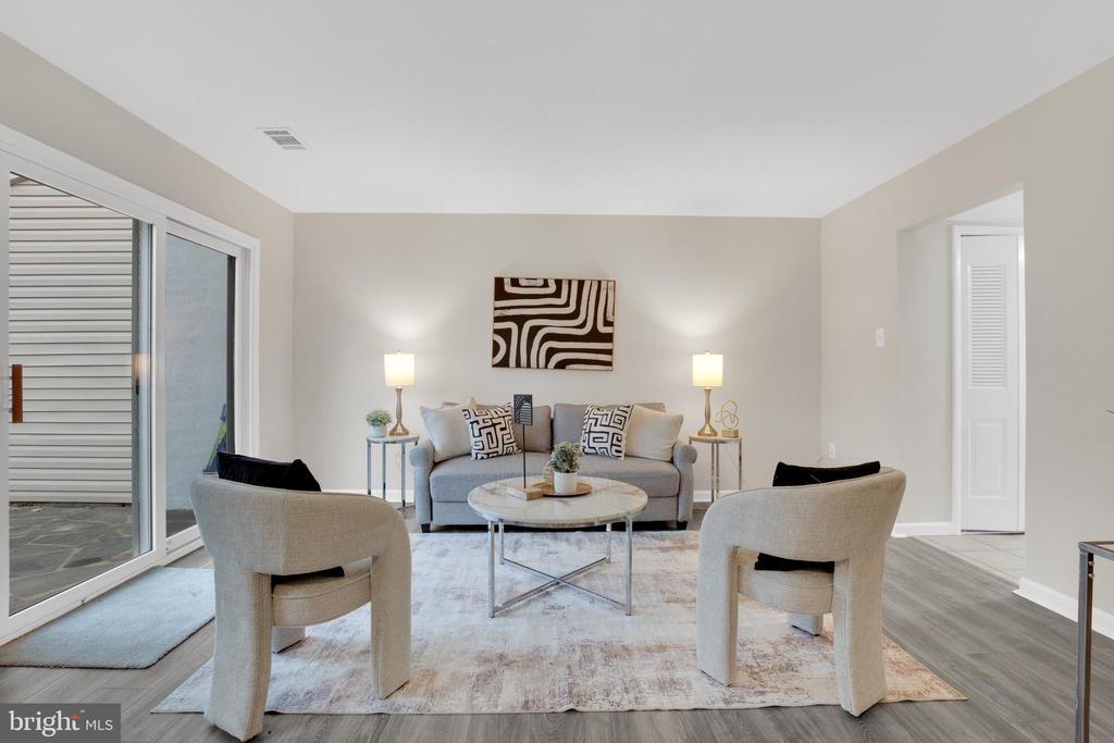 823 Sugarland Run Dr