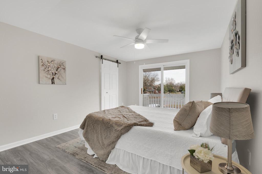 823 Sugarland Run Dr