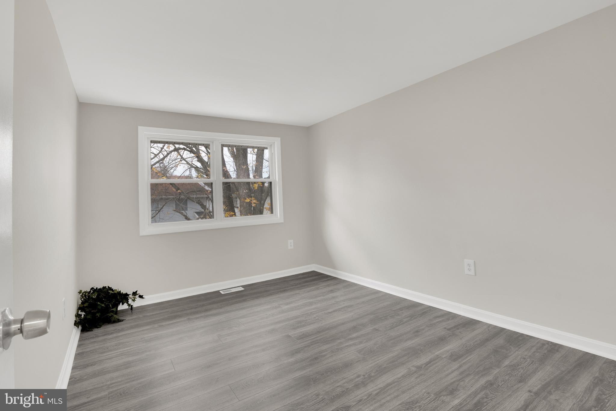 823 Sugarland Run Dr