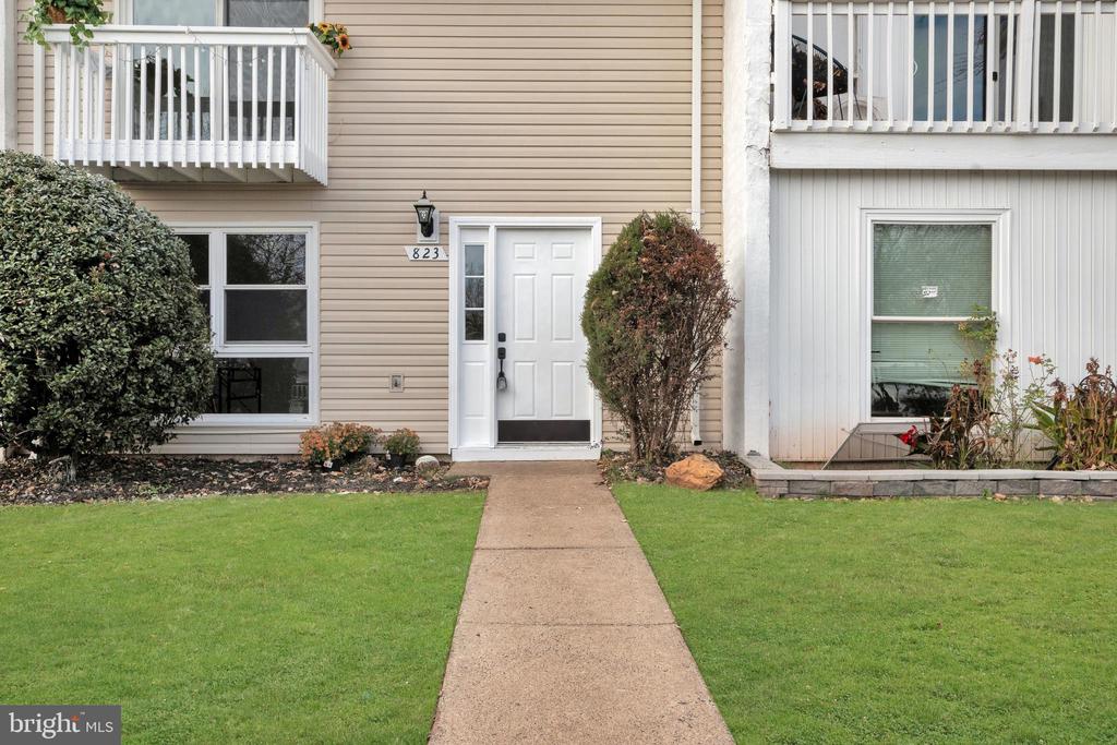 823 Sugarland Run Dr