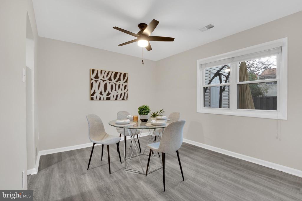 823 Sugarland Run Dr