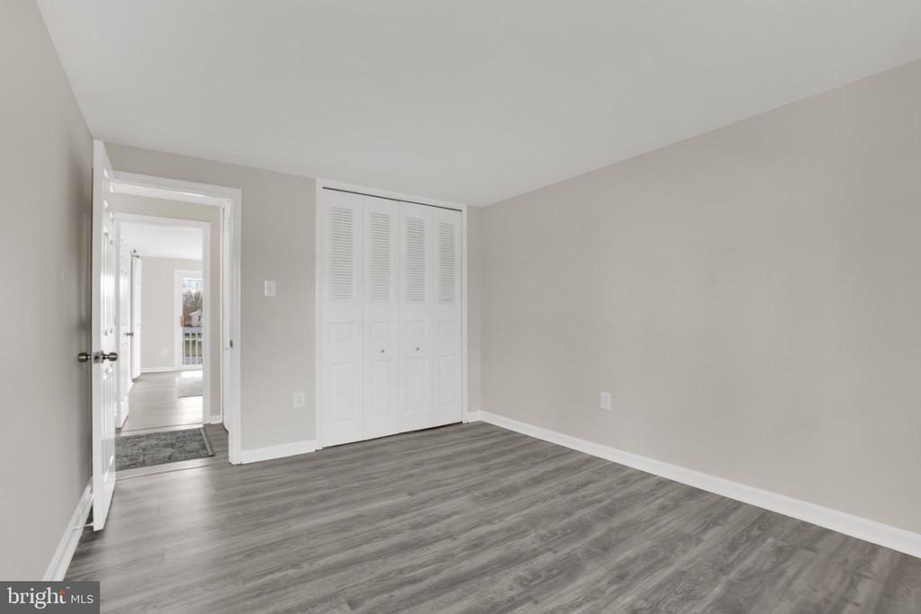 823 Sugarland Run Dr
