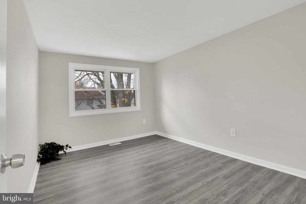 823 Sugarland Run Dr