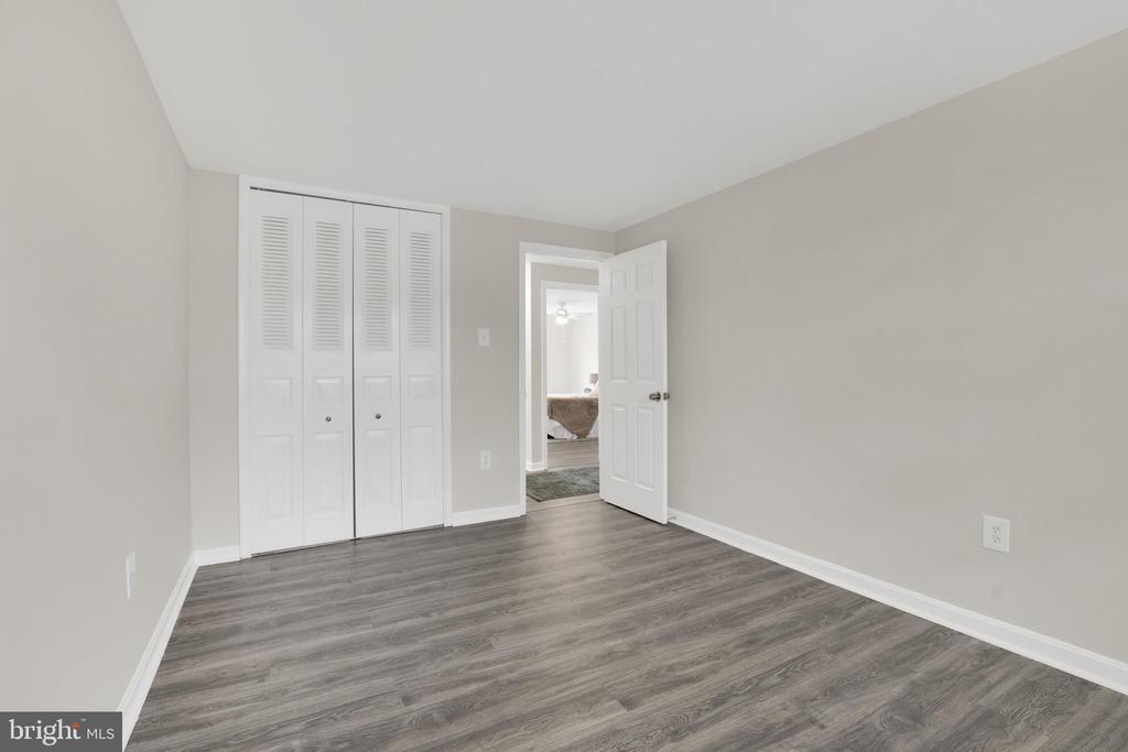 823 Sugarland Run Dr