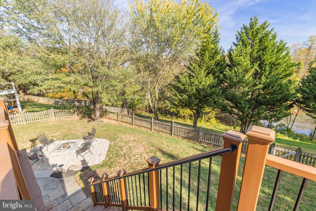 608 Wintergreen Dr