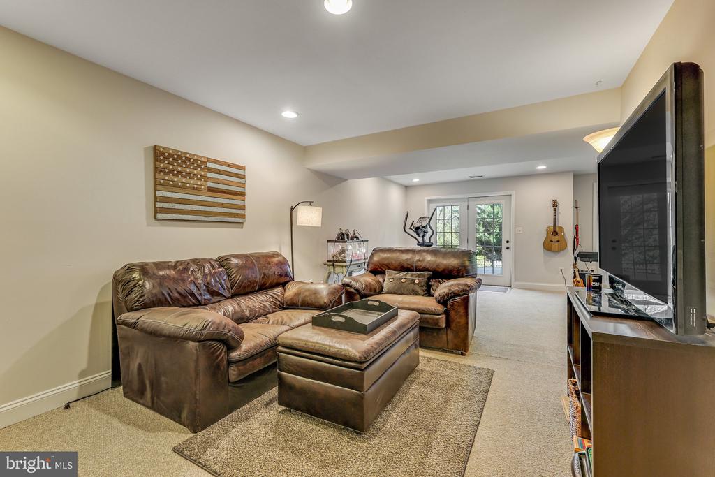 608 Wintergreen Dr
