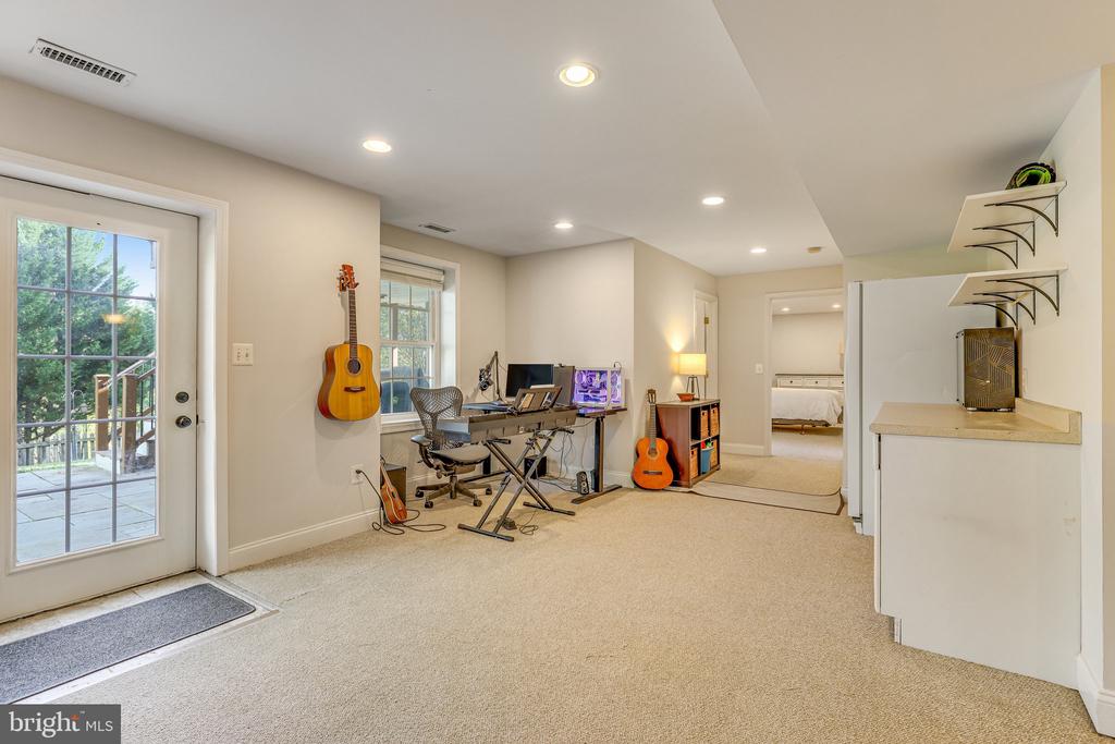 608 Wintergreen Dr
