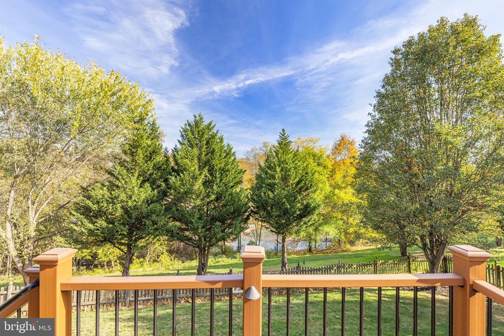 608 Wintergreen Dr