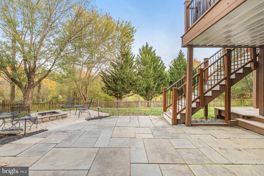 608 Wintergreen Dr