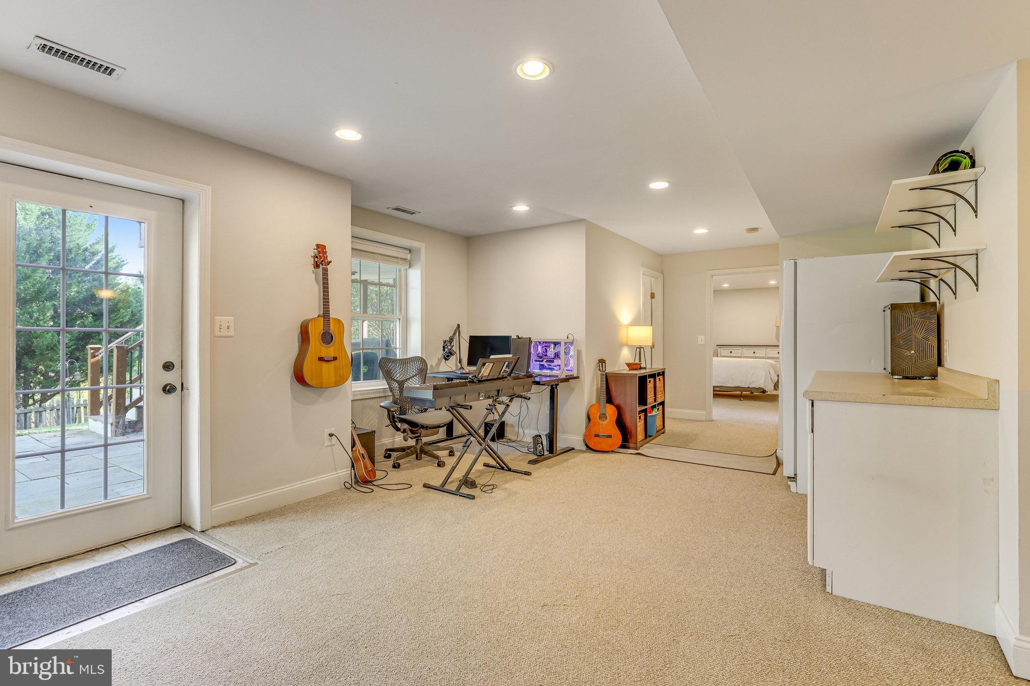 608 Wintergreen Dr
