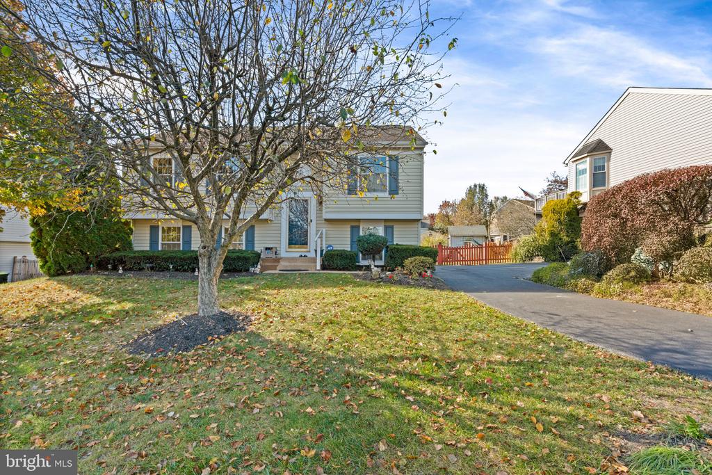 42851 Churchill Downs Dr