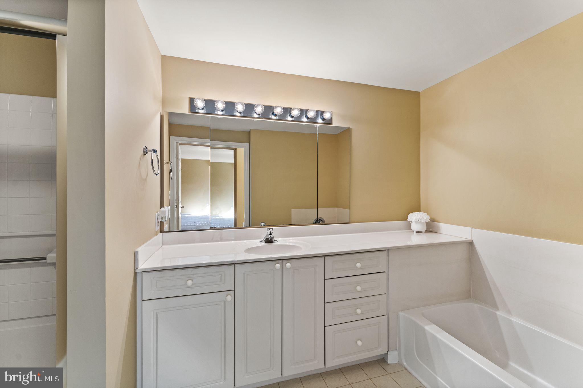 19360 Magnolia Grove Sq #114