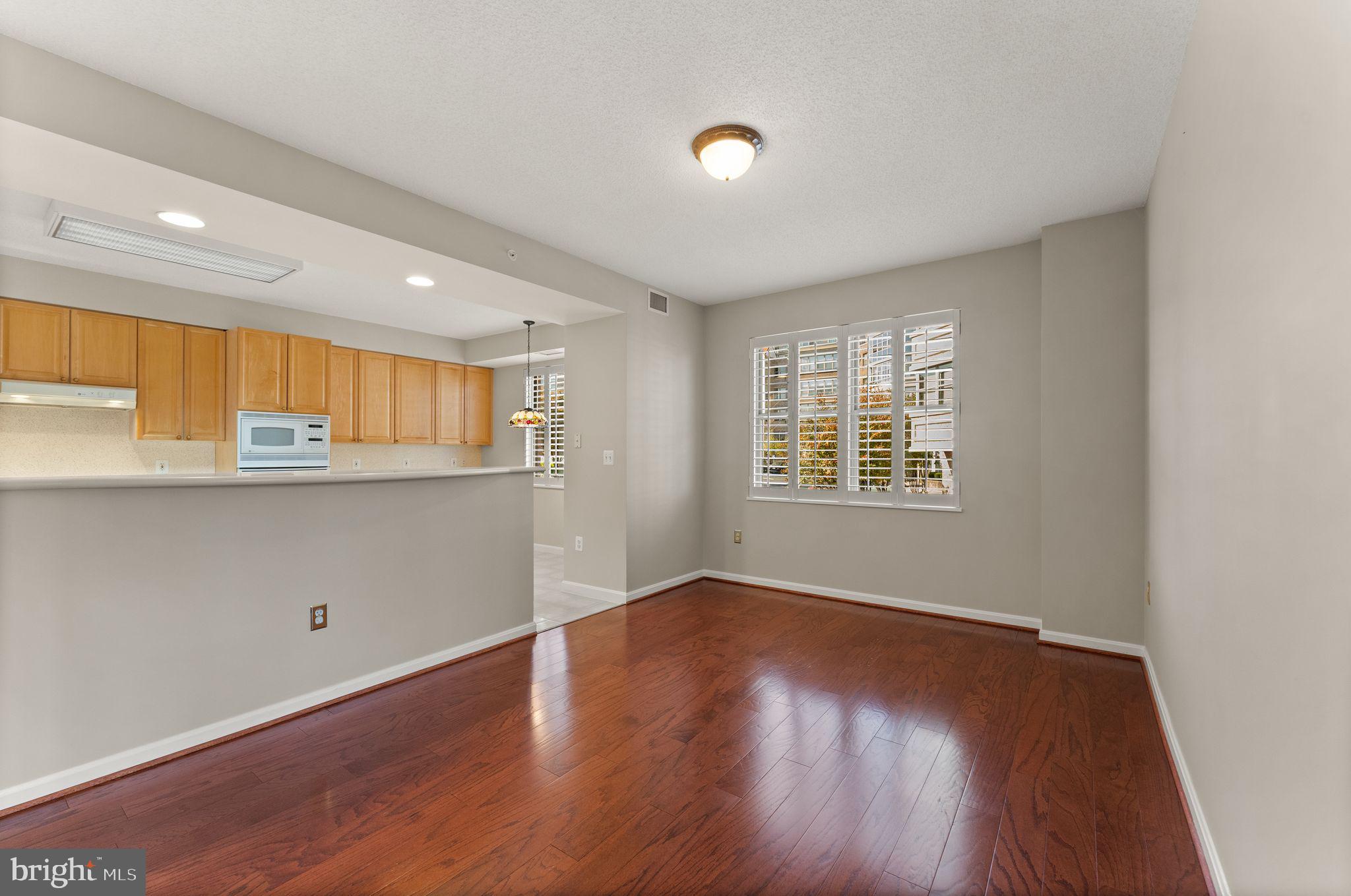 19360 Magnolia Grove Sq #114
