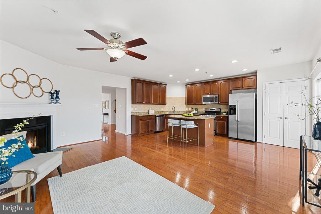 22637 Settlers Trail Ter