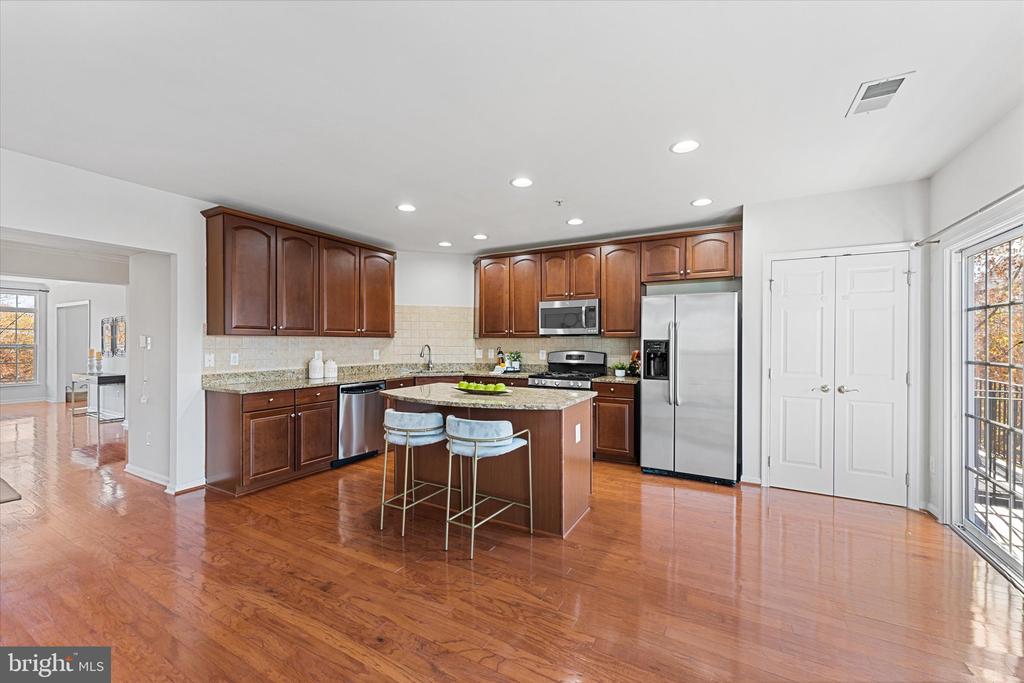 22637 Settlers Trail Ter