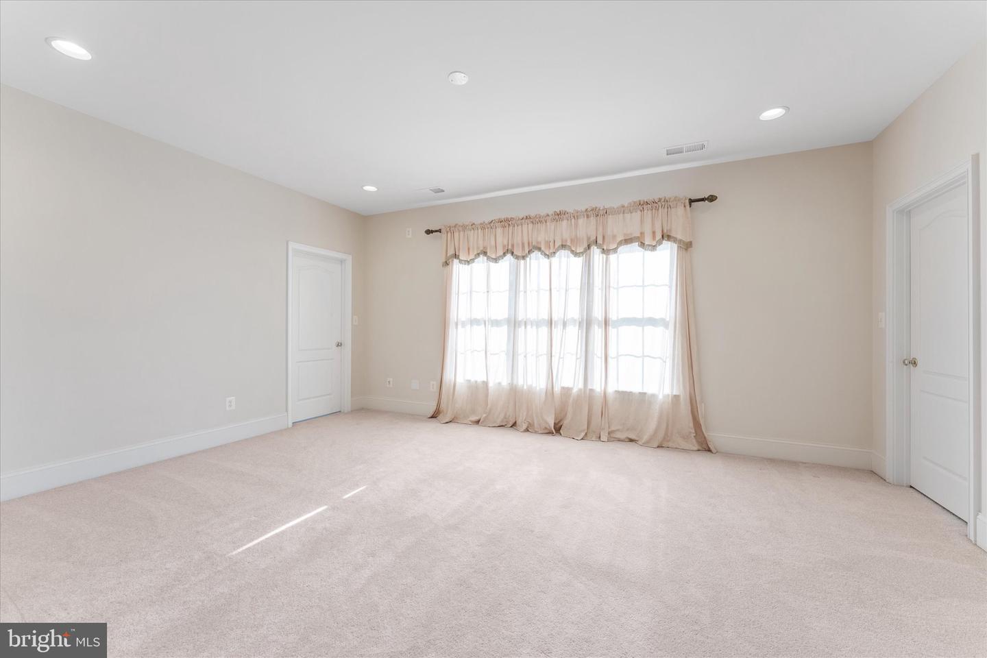 20069 Forest Farm Ln