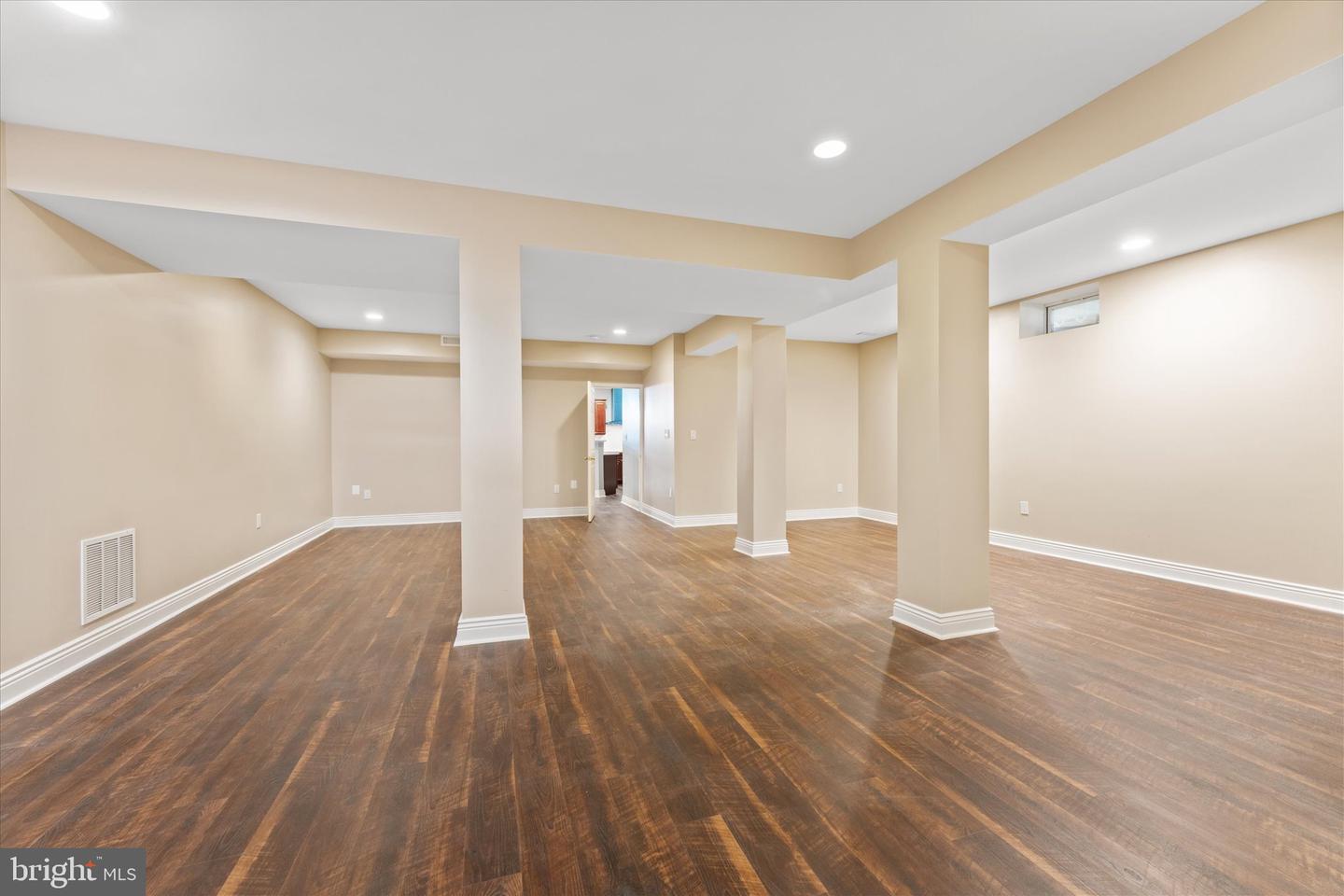 20069 Forest Farm Ln