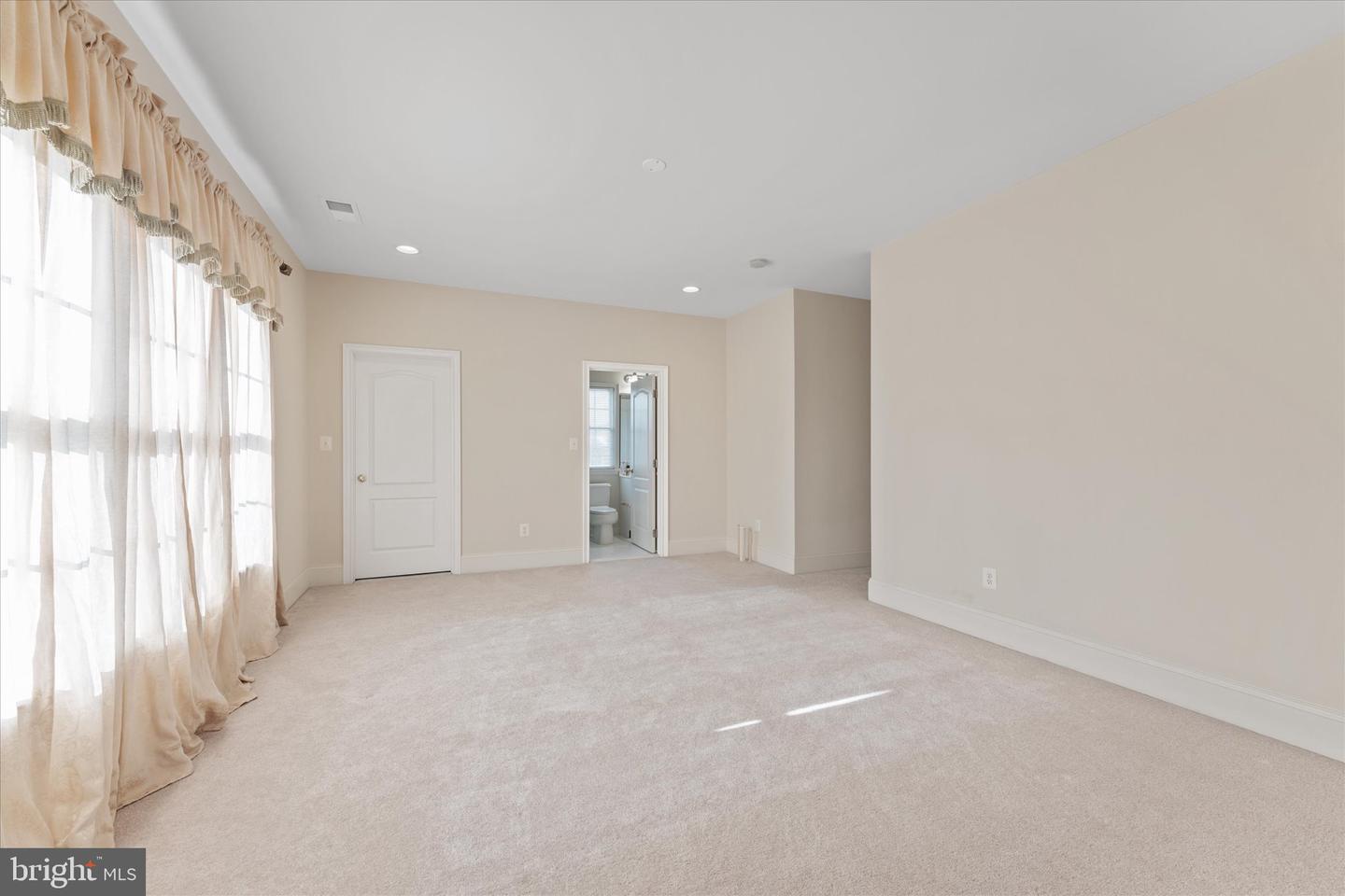 20069 Forest Farm Ln