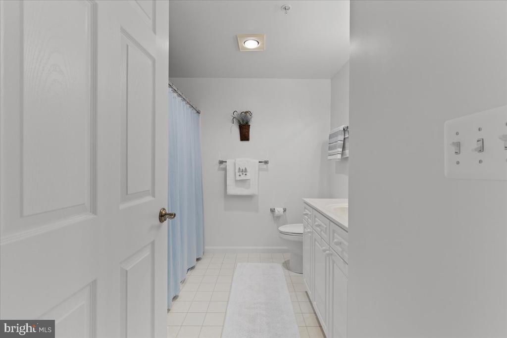 19350 Magnolia Grove Sq #403