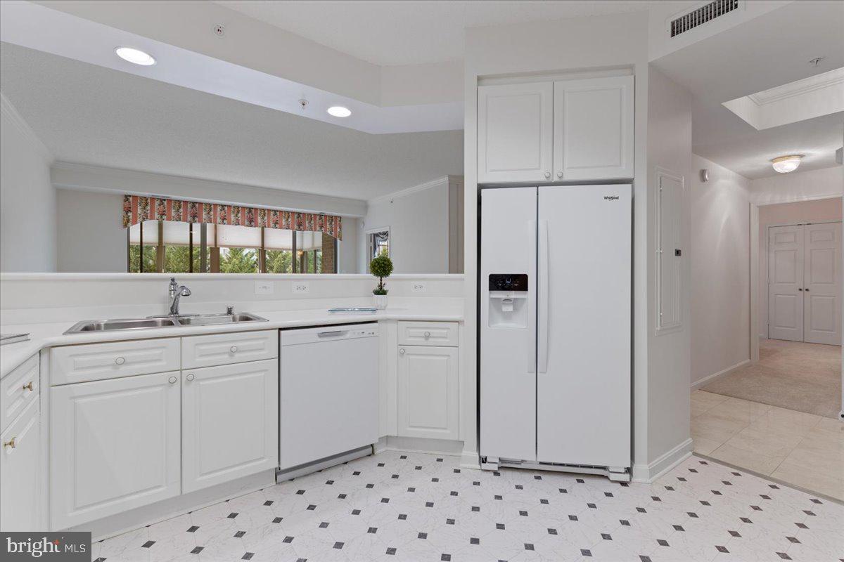 19350 Magnolia Grove Sq #403
