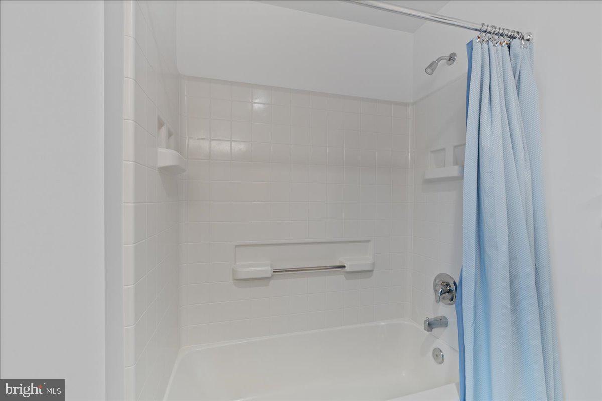 19350 Magnolia Grove Sq #403