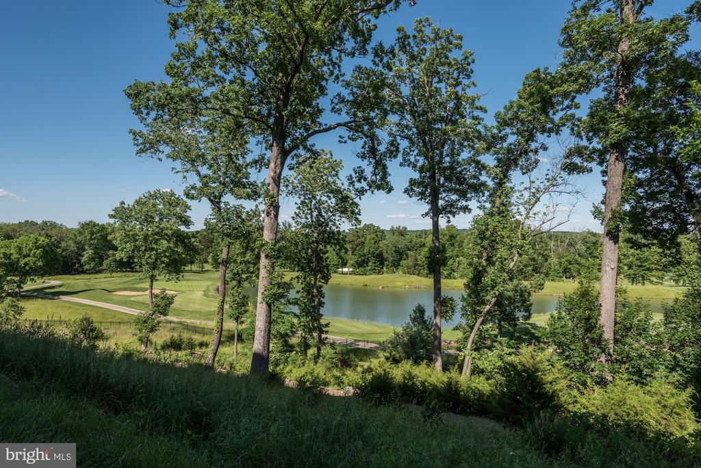 19350 Magnolia Grove Sq #403