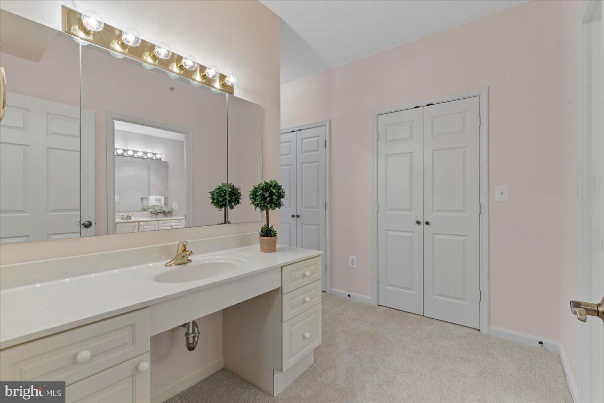 19350 Magnolia Grove Sq #403