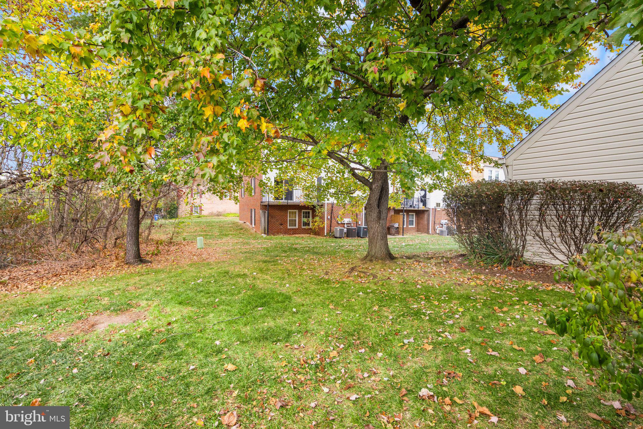 1058 Warwick Ct
