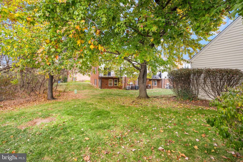1058 Warwick Ct