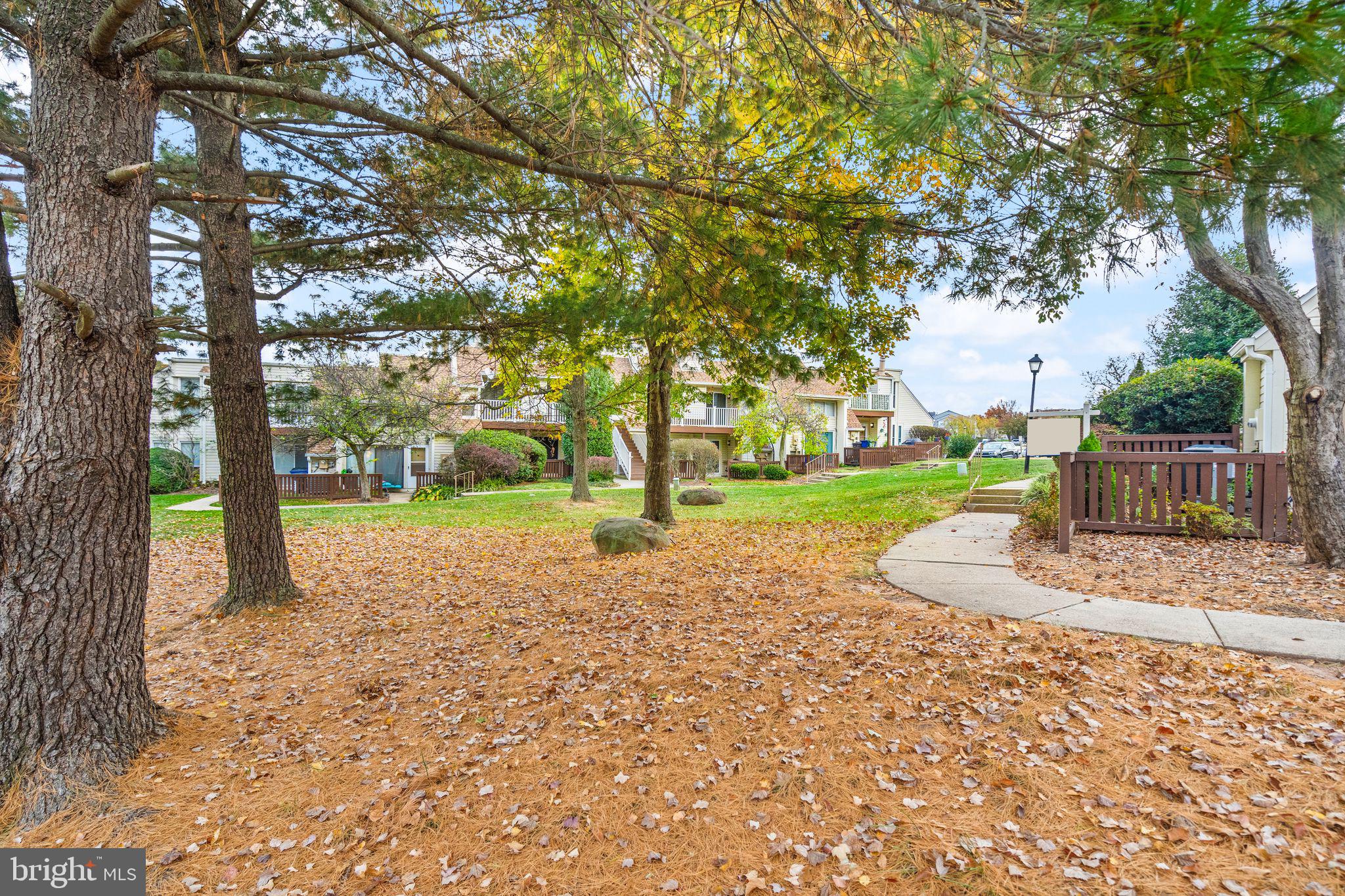 1058 Warwick Ct