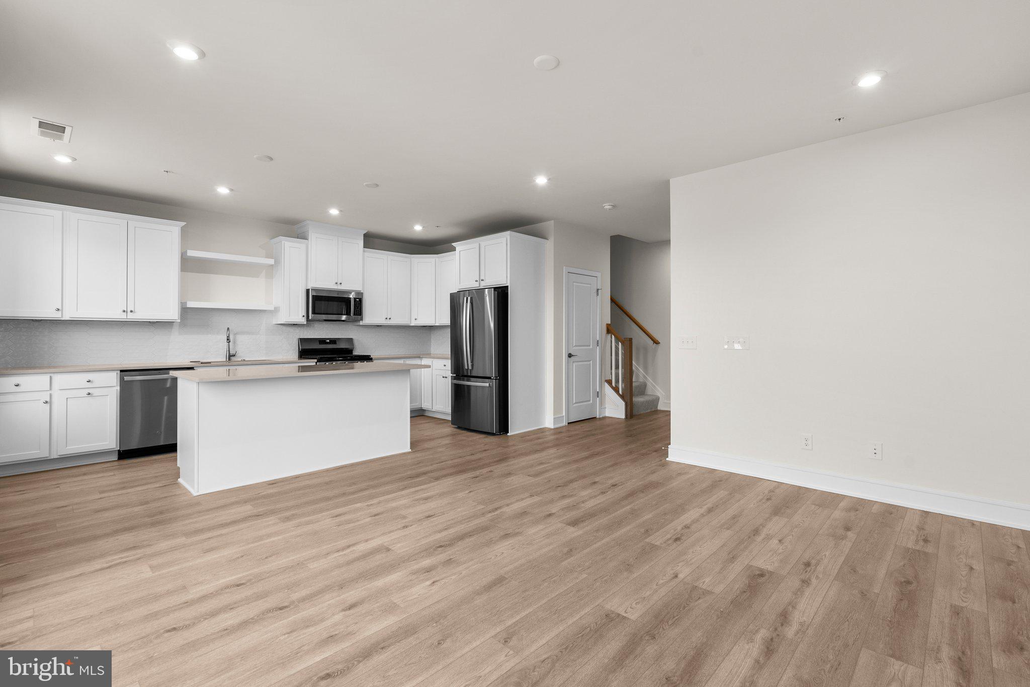 42621 Streamlet Sq